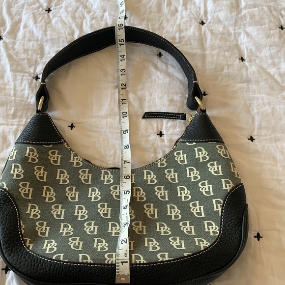 Dooney & Bourke vintage medium hobo with wristlet! - Picture 11 of 15